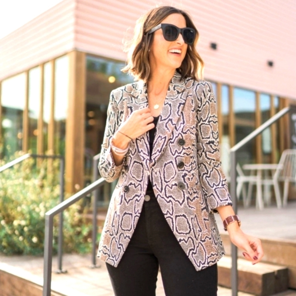 CABI Python Blazer Jacket Size 6 Snake Animal Pri… - image 1